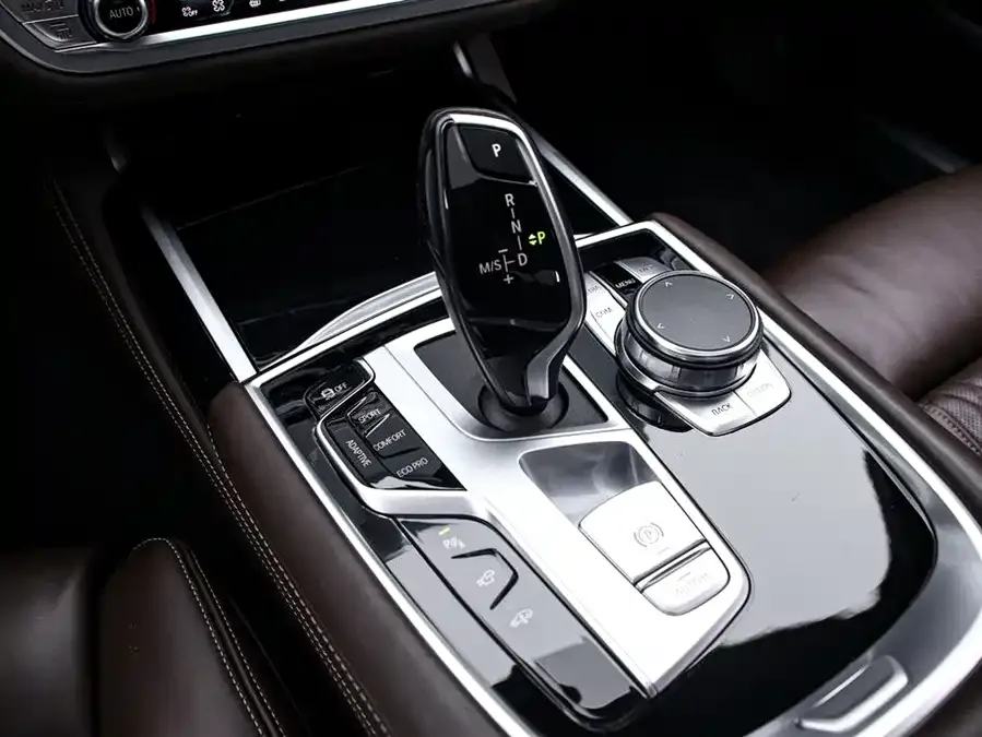 BMW 7 Series BMW 7 Series 2022 740Li xDrive Executive M Sport Package 2022 — миниатюра 3