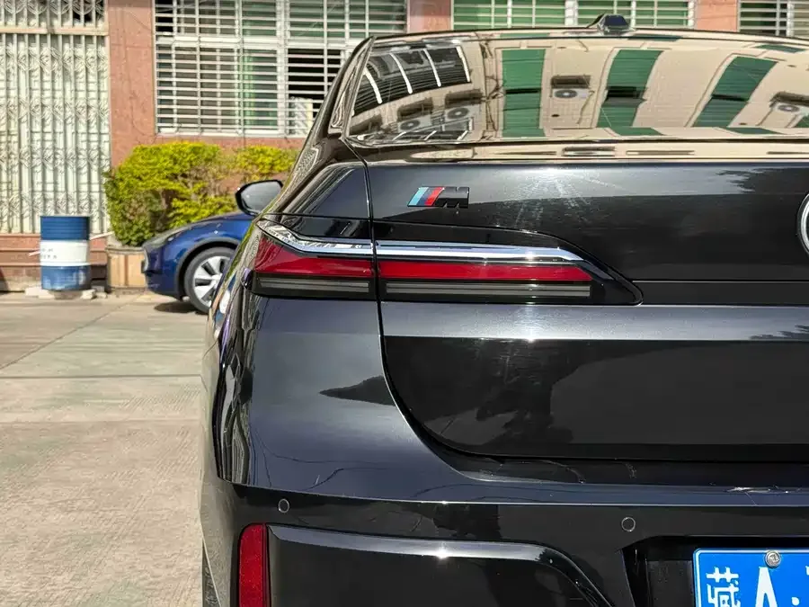 BMW 7 Series BMW 7 Series 2023 735Li M Sport Package 2023 — миниатюра 3