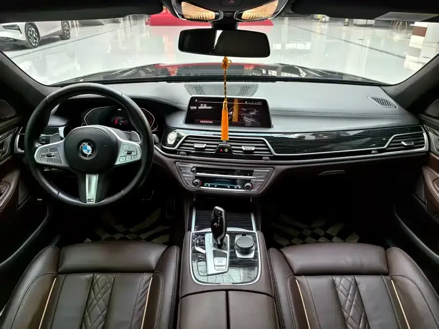BMW 7 Series BMW 7 Series 2021 730Li M Sport Package 2022 — миниатюра 5