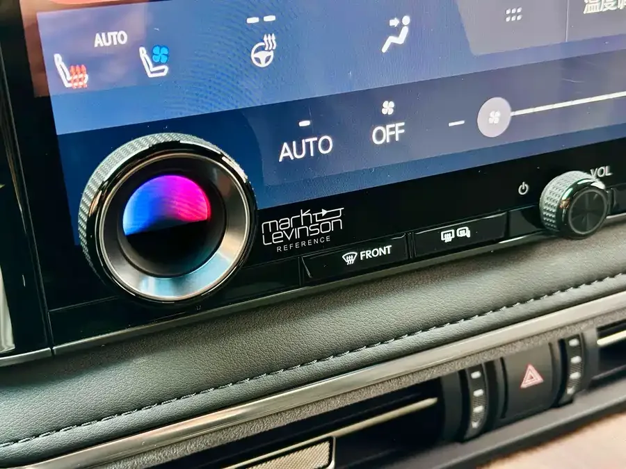 Lexus LM 2023 350h Seven-seat Elegant Edition 2024 — миниатюра 4
