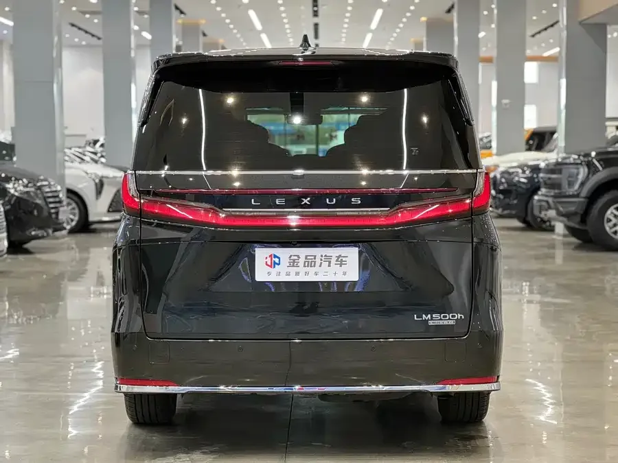 Lexus LM 2023 500h Six-seat Premium Edition 2024 — миниатюра 2