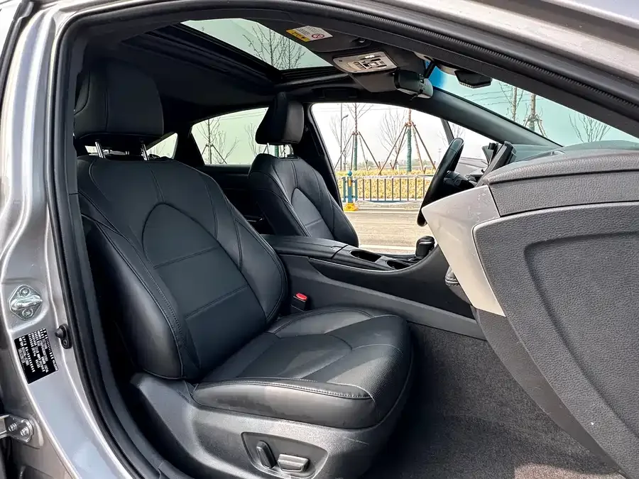 Toyota Avalon Asia Dragon 2022 2.0L Deluxe Edition 2022 — миниатюра 3