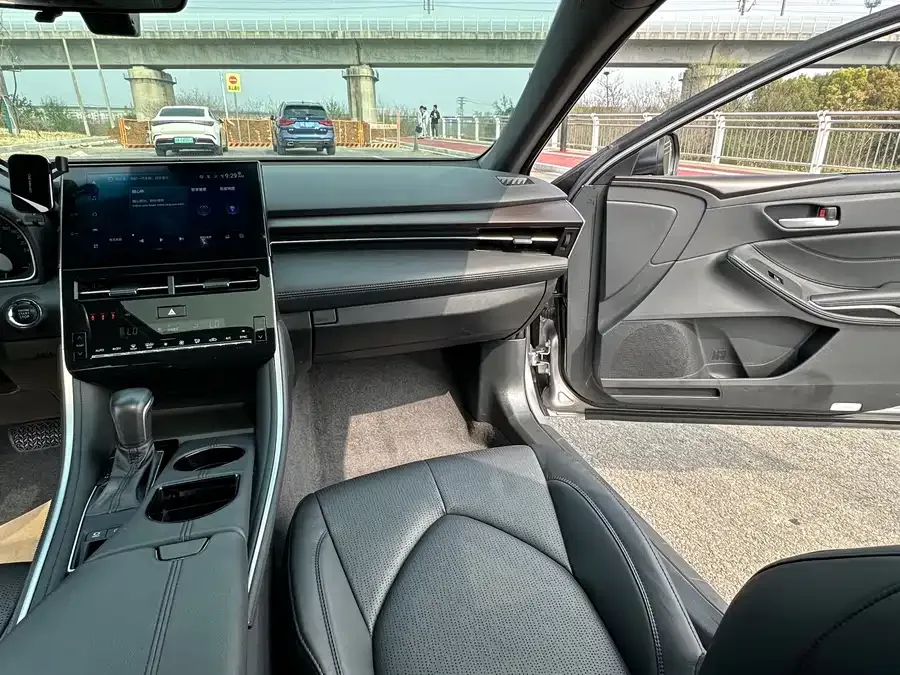 Toyota Avalon Asia Dragon 2022 2.0L Deluxe Edition 2022 — миниатюра 4