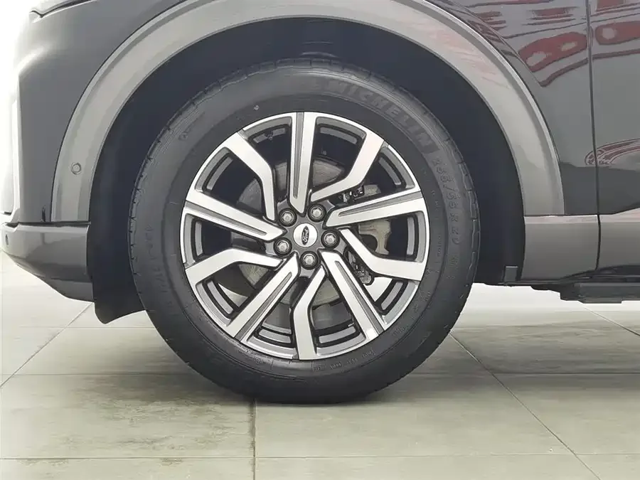 Ford Explorer Explorer 2023 EcoBoost 285 4WD Titanium Edition 7 Seaters 2023 — миниатюра 5