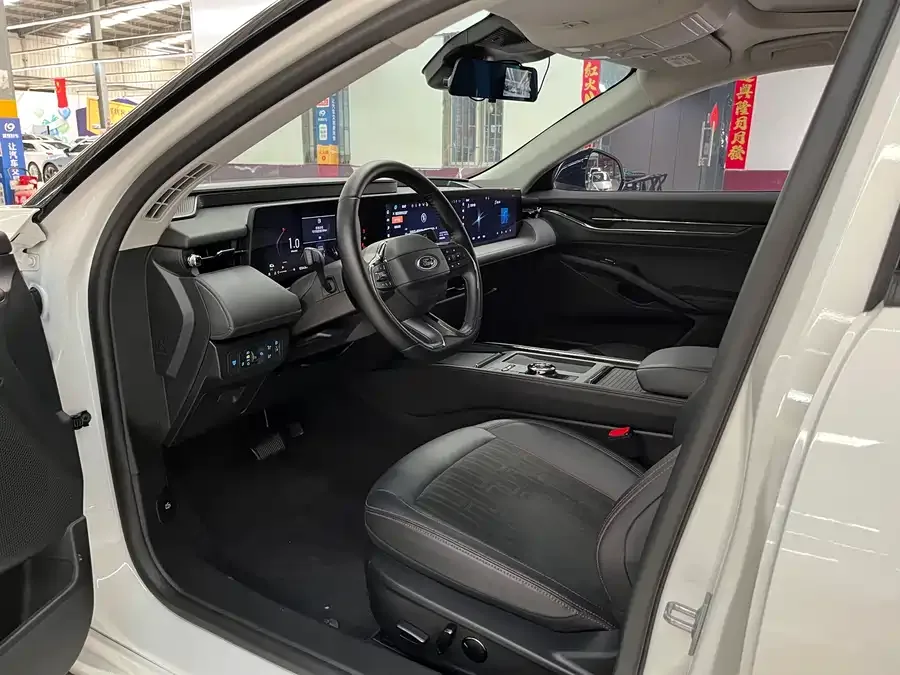 Ford Mondeo 2023 Mondeo EcoBoost 245 Luxury 2024 — миниатюра 4