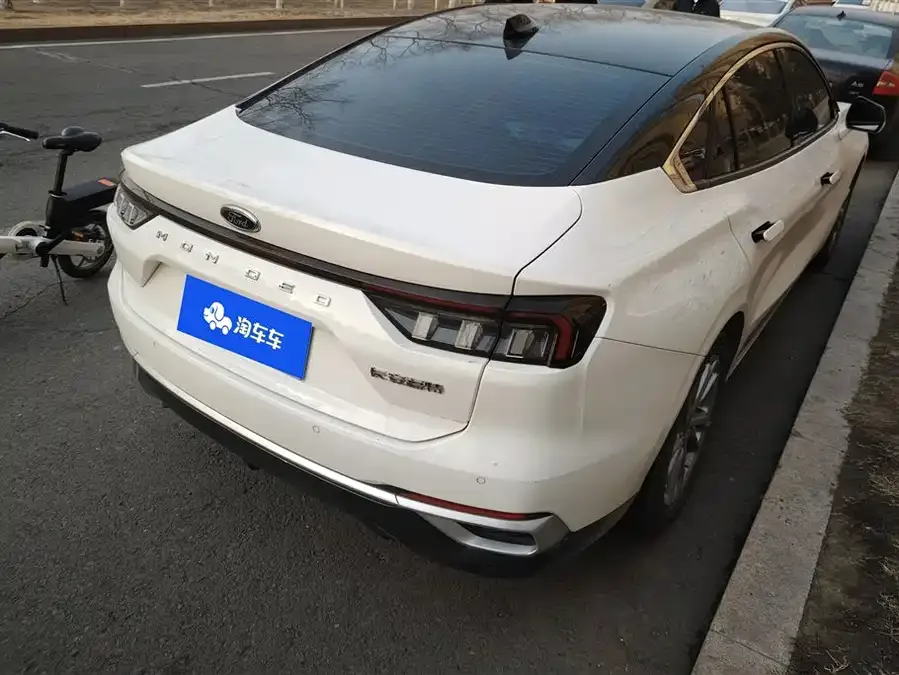 Ford Mondeo 2023 Mondeo EcoBoost 245 Luxury 2024 — миниатюра 3
