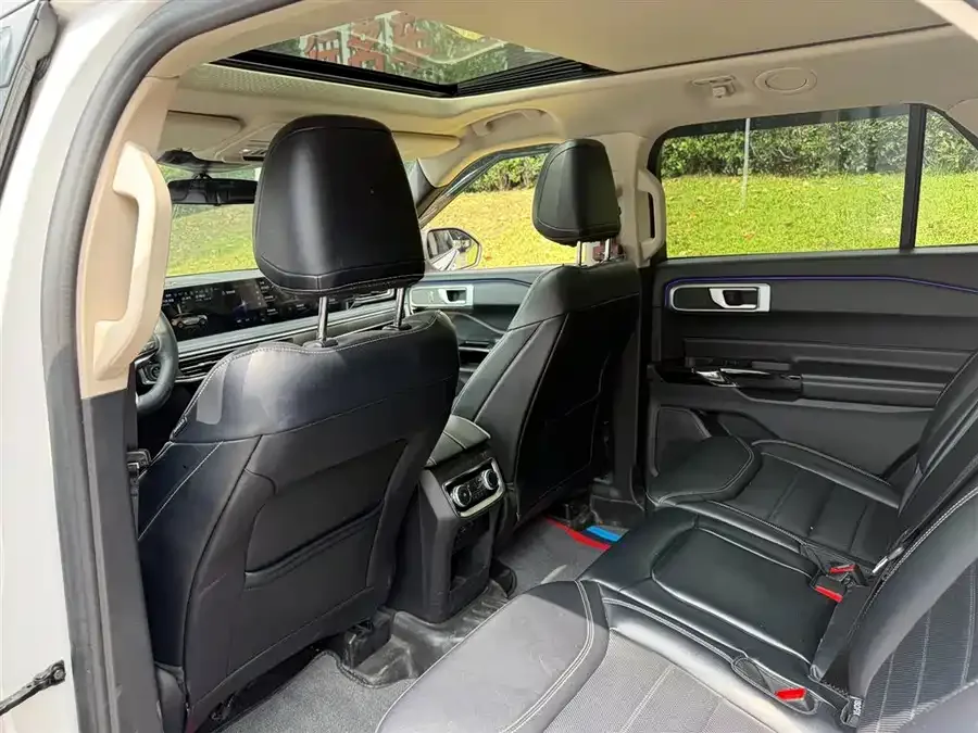 Ford Explorer Explorer 2023 EcoBoost 285 4WD Fashion Plus Edition 7 Seaters 2022 — миниатюра 3