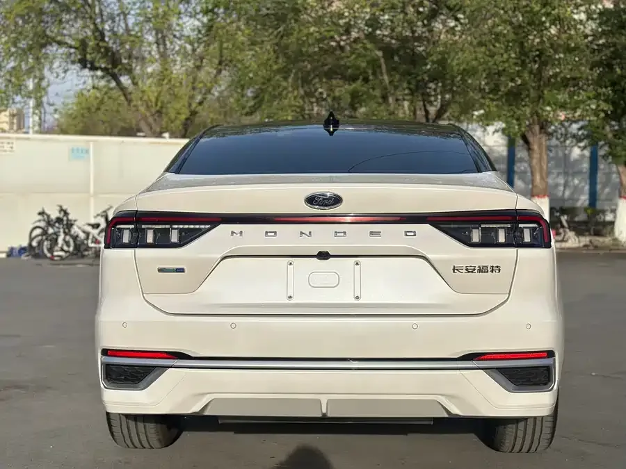 Ford Mondeo Mondeo 2022 facelift EcoBoost 245 luxury model 2024 — миниатюра 2