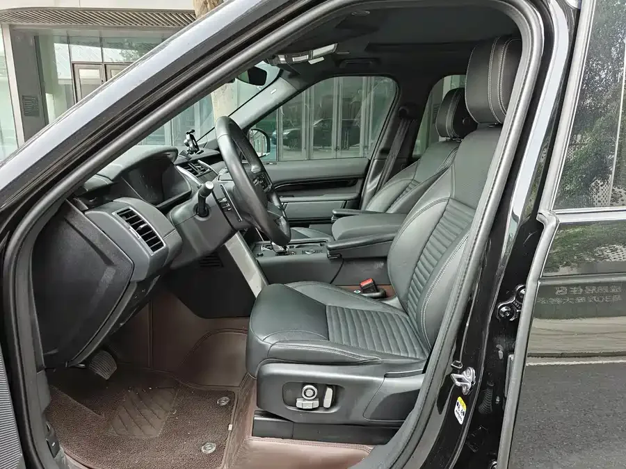 Land Rover finds Discover the 2024 360PS S 2024 — миниатюра 2