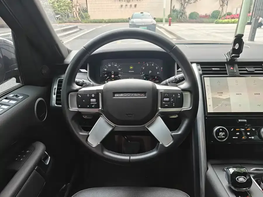 Land Rover finds Discover the 2024 360PS S 2024 — миниатюра 5