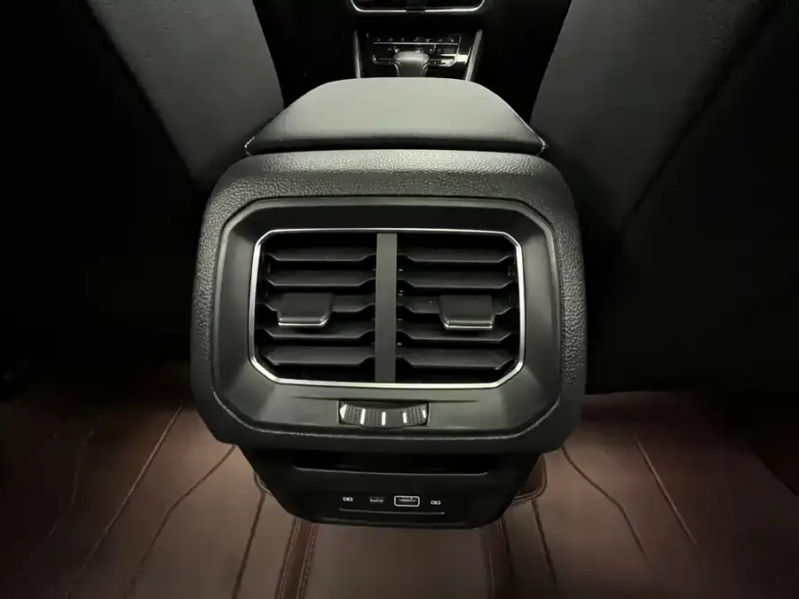 Volkswagen Tiguan L Tiguan L 2022 330TSI Automatic 2WD R-Line Enjoy Edition 2022 — миниатюра 4