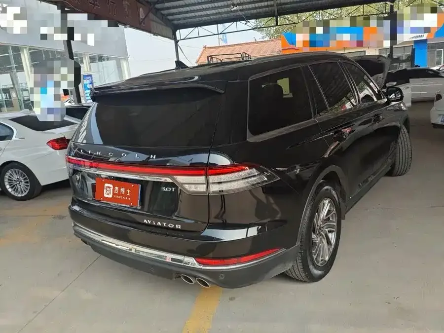 Lincoln Aviator Aviator 2021 3.0T V6 4WD Premium Edition 2022 — миниатюра 5