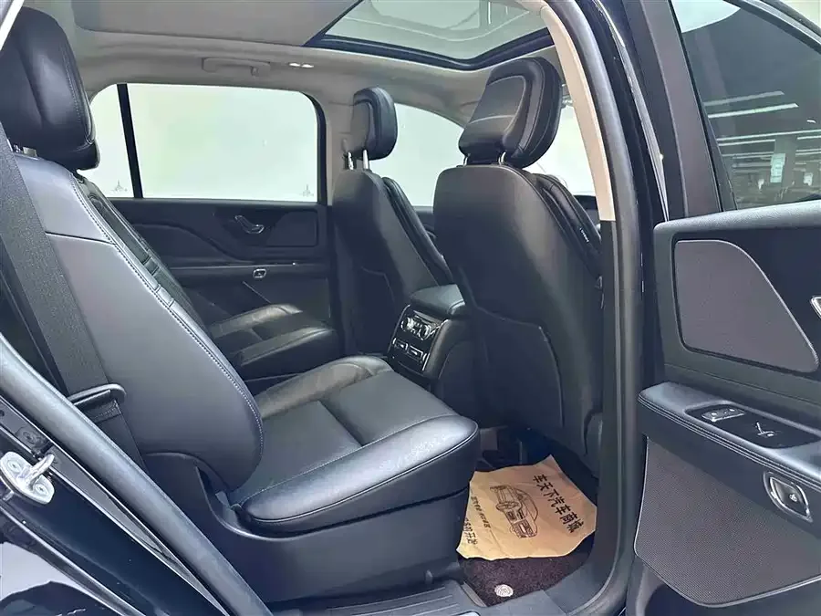 Lincoln Aviator Aviator 2022 3.0T V6 4WD Premium Edition 2022 — миниатюра 5