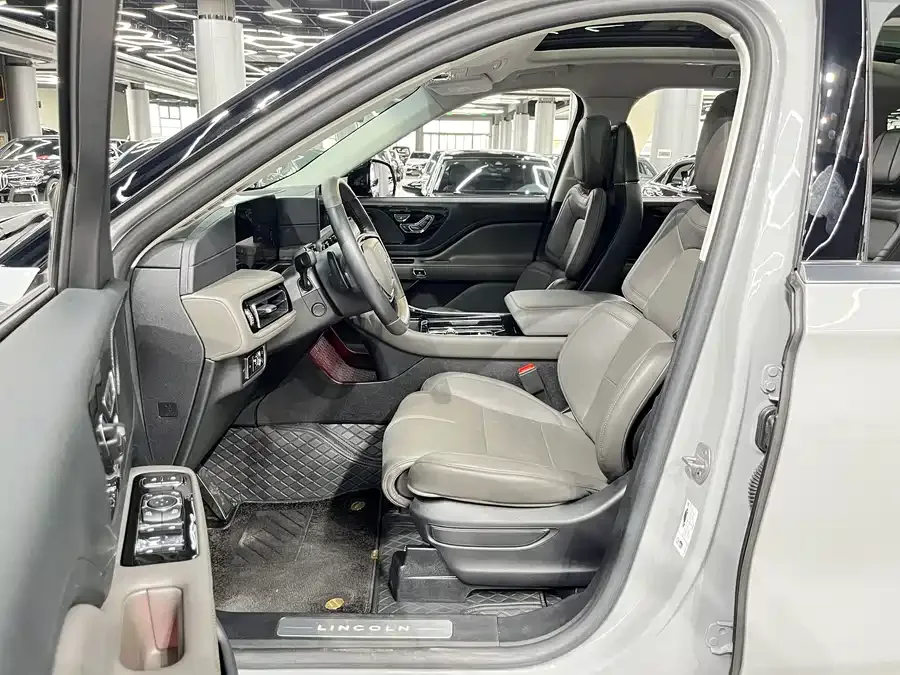 Lincoln Aviator Aviator 2024 3.0T V6 4WD Luxury Edition 6 Seaters 2024 — миниатюра 4