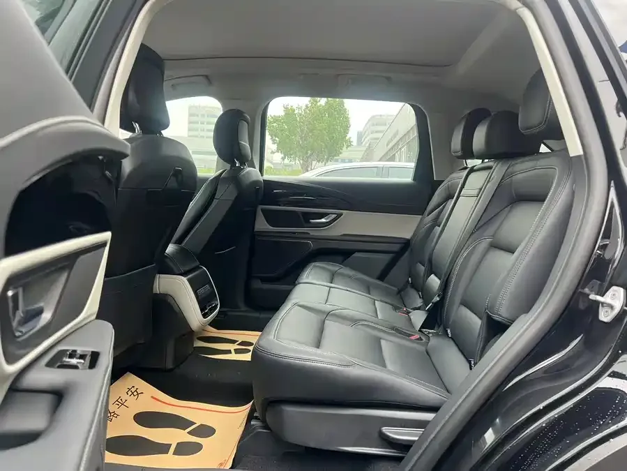 Lincoln Navigator Navigator 2025 Facelift 2.0T AWD Premium Edition 2025 — миниатюра 2
