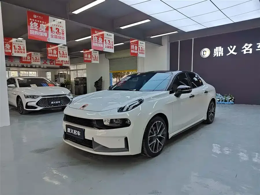 Lynk & Co 03 Lynk & Co 03 2022 2.0TD DCT Pro 2022 — фото 1, купить с доставкой в Москву