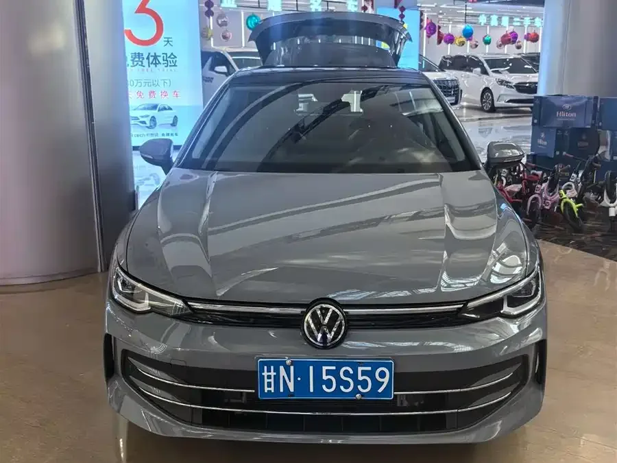 Volkswagen Golf 2025