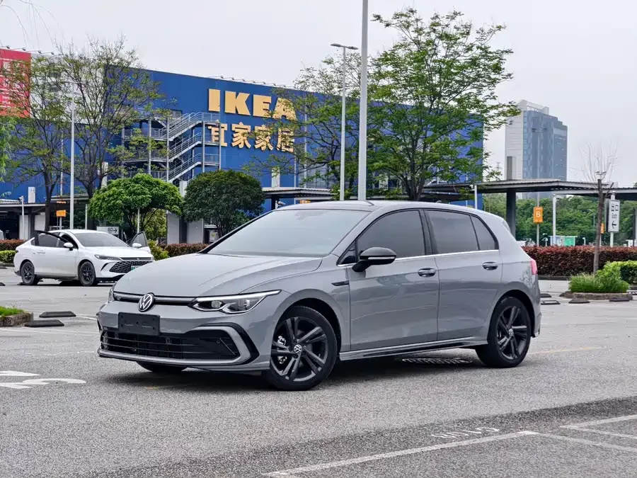 Volkswagen golf Golf 2023 facelift 280TSI DSG R-Line 2023 — фото 1, купить с доставкой в Москву