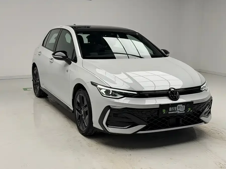 Volkswagen golf Golf 2025 300TSI R-Line 2025 — миниатюра 3