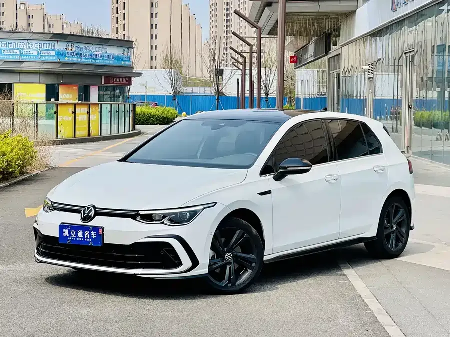Volkswagen golf Golf 2021 280TSI DSG R-Line 2022 — фото 1, купить с доставкой в Москву