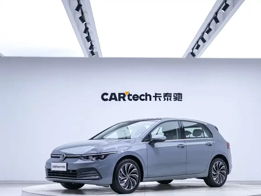 Volkswagen Golf 2025