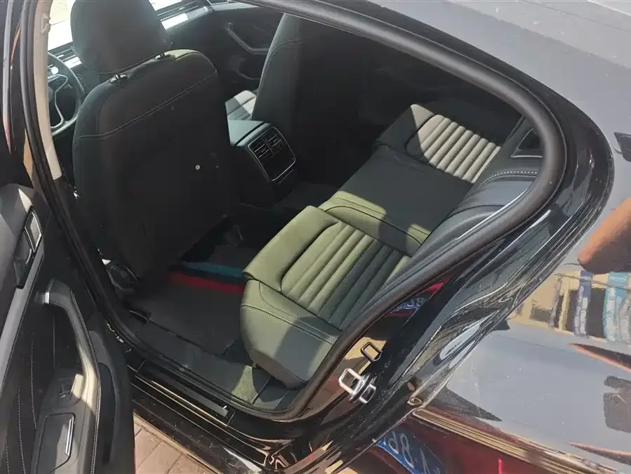 Volkswagen Magotan Magotan 2023 2 million commemorative edition 280TSI DSG comfort model 2024 — миниатюра 5