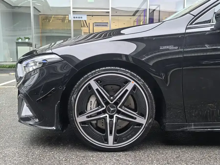 Mercedes-Benz A-Class AMG Mercedes-Benz A-Class AMG 2025 facelift AMG A 35 L 4MATIC 2025 — миниатюра 5