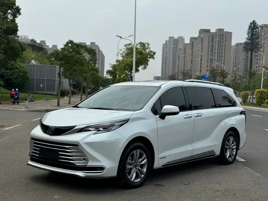 Toyota Sienna 2023