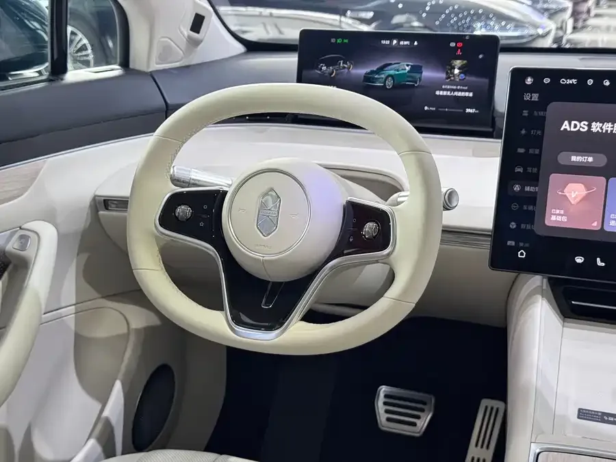 Smart world R7 Zhijie R7 2026 Pure Electric Max+ (192-line LiDAR) 2025 — миниатюра 4