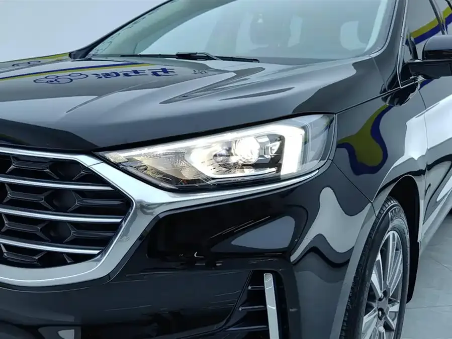Ford Edge 2021 Edge PLUS EcoBoost 245 2WD Platinum 5-seater 2023 — миниатюра 5