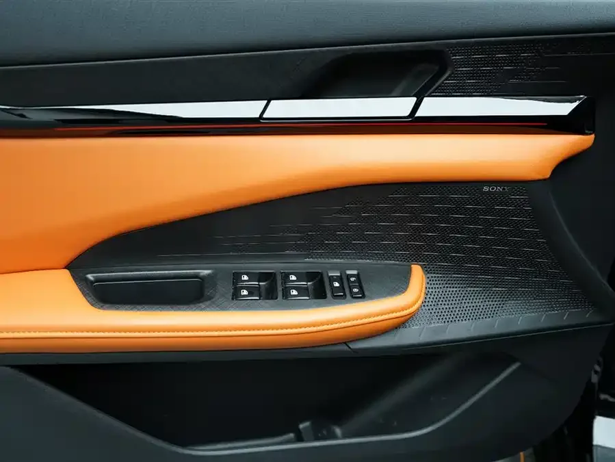 Changan UNI-V Changan UNI-V 2023 2.0T Speed Edition 2024 — миниатюра 2