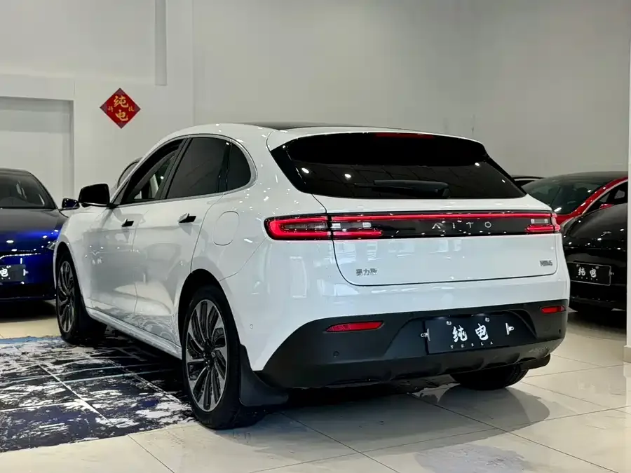 AITO M5 M5 2022 Extended Range 4WD Performance Edition 2022 — миниатюра 4