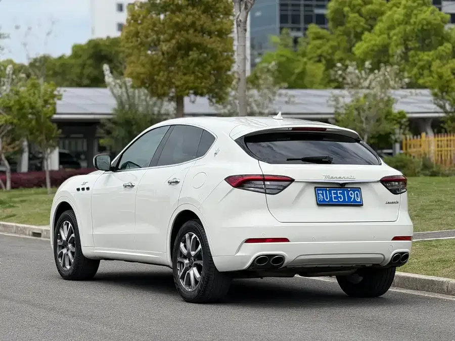 Maserati Levante Levante 2022 2.0T GT Edge Edition 2022 — миниатюра 4