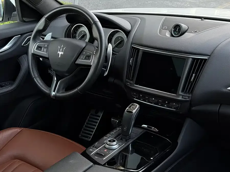 Maserati Levante Levante 2022 2.0T GT Edge Edition 2022 — миниатюра 5