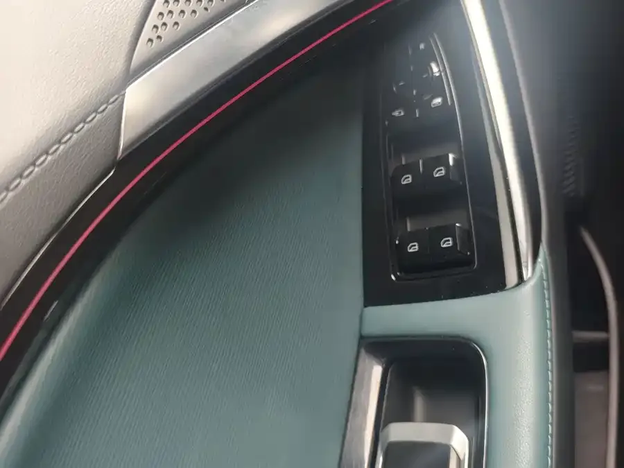 MG 7 MG7 2023 2.0T Automatic Beauty Hunter Luxury Edition 2023 — миниатюра 4