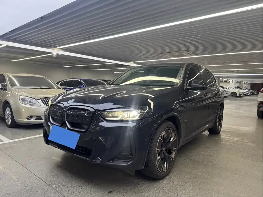 BMW iX3 2023
