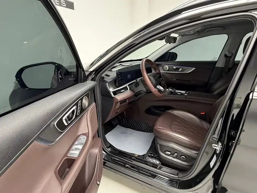 Chery Tiggo 8 PRO Tiggo 8 PRO 2024 Champion Edition 390T 4WD Peak Edition 5-seater 2024 — миниатюра 4