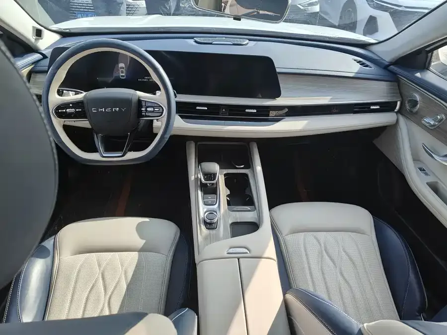 Chery Arrizo 8 Arrizo 8 2022 1.6T DCT 2022 — миниатюра 2
