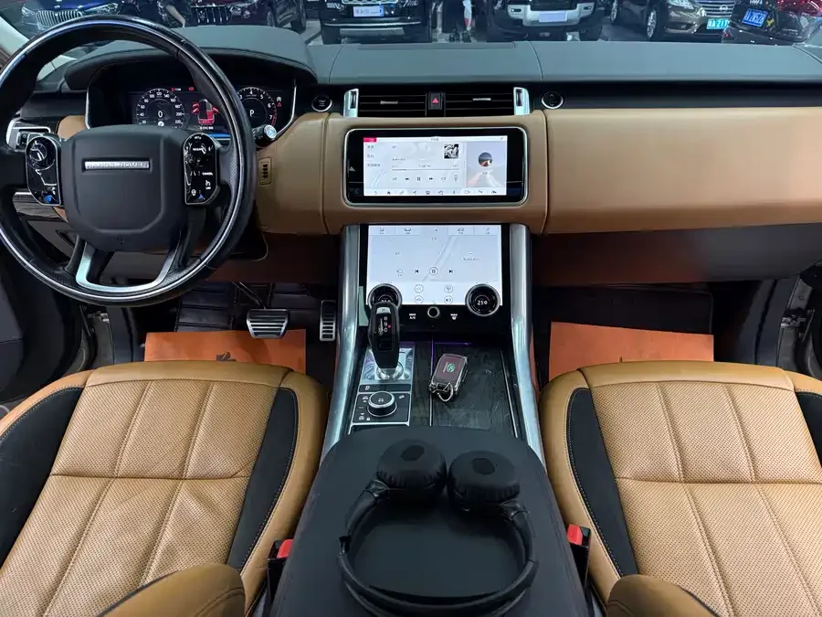 Land Rover Range Rover Sport Range Rover Sport 2022 3.0 L6 Black Edition 2022 — миниатюра 5
