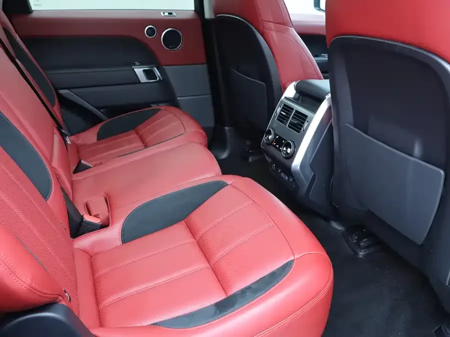 Land Rover Range Rover Sport Range Rover Sport 2022 3.0 L6 Black Edition 2022 — миниатюра 4