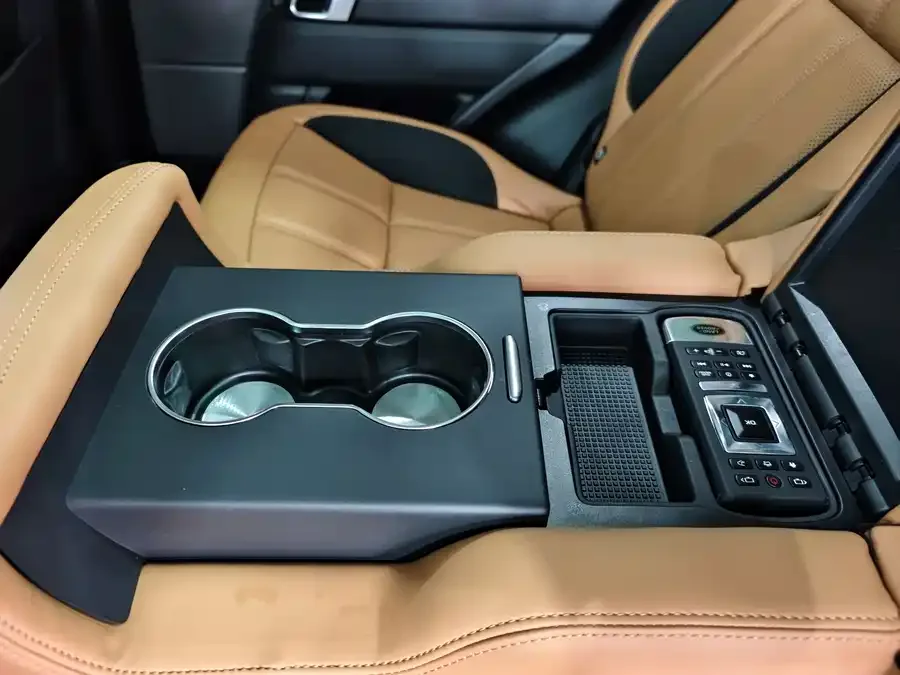 Land Rover Range Rover Sport Range Rover Sport 2022 3.0 L6 Black Edition 2022 — миниатюра 4