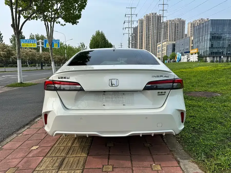 Honda Inspire Inship 2023 260TURBO Exquisite Edition 2023 — миниатюра 2