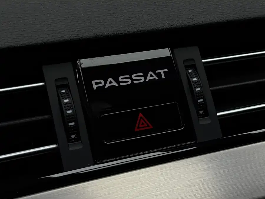 Volkswagen Passat Variant Weilan 2021 2.0T Vertical Edition 2023 — миниатюра 4