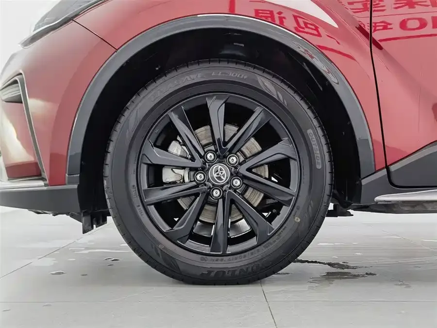 Toyota IZOA Yize IZOA 2023 2.0L Sports Edition 2023 — миниатюра 5