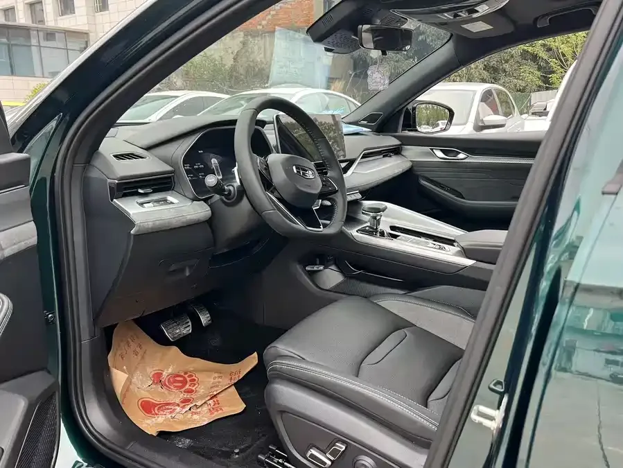 Geely Xingrui Xingrui 2023 2.0TD only available in green version 2022 — миниатюра 5