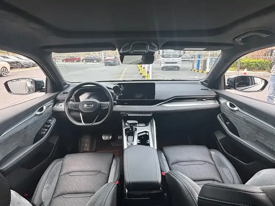 Geely Xingrui Xingrui 2023 2.0TD only available in green version 2022 — миниатюра 3