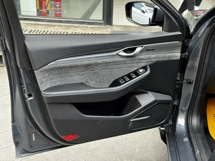 Geely Xingrui Xingrui 2023 2.0TD only available in green version 2022 — миниатюра 5