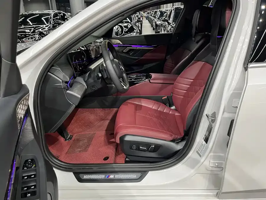BMW 5 Series BMW 5 Series 2024 530Li Exclusive M Sports Package 2024 — миниатюра 4