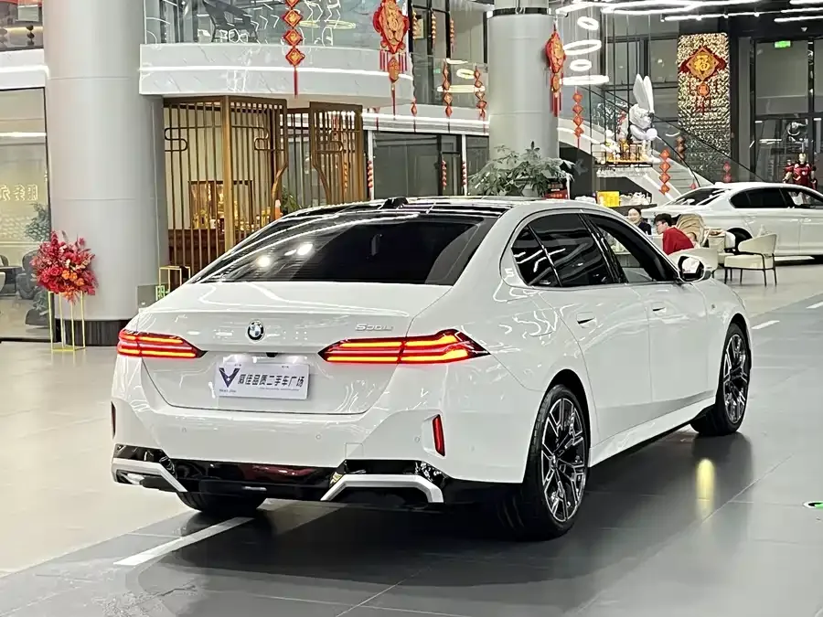 BMW 5 Series BMW 5 Series 2024 530Li Exclusive M Sports Package 2024 — миниатюра 5