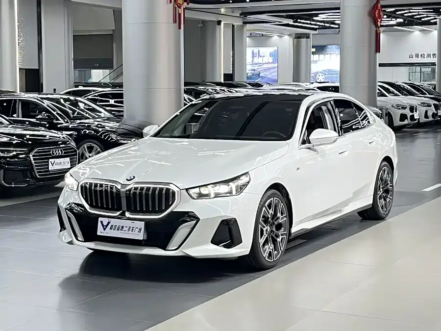 BMW 5 Series 2024